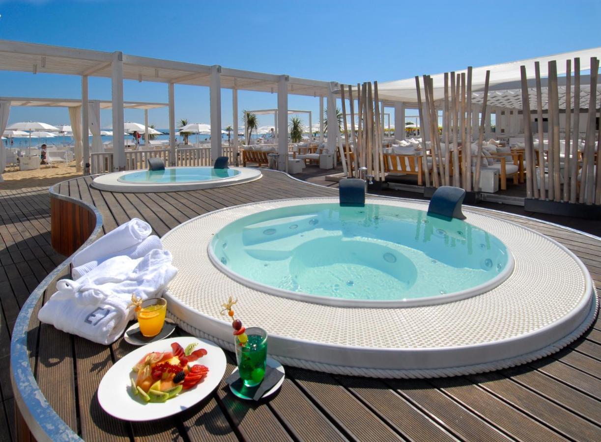 Excelsior Hotel, Spa & Lido Pesaro Bagian luar foto