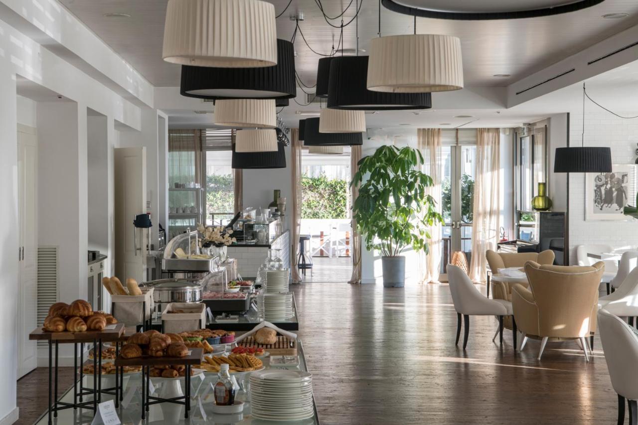 Excelsior Hotel, Spa & Lido Pesaro Bagian luar foto