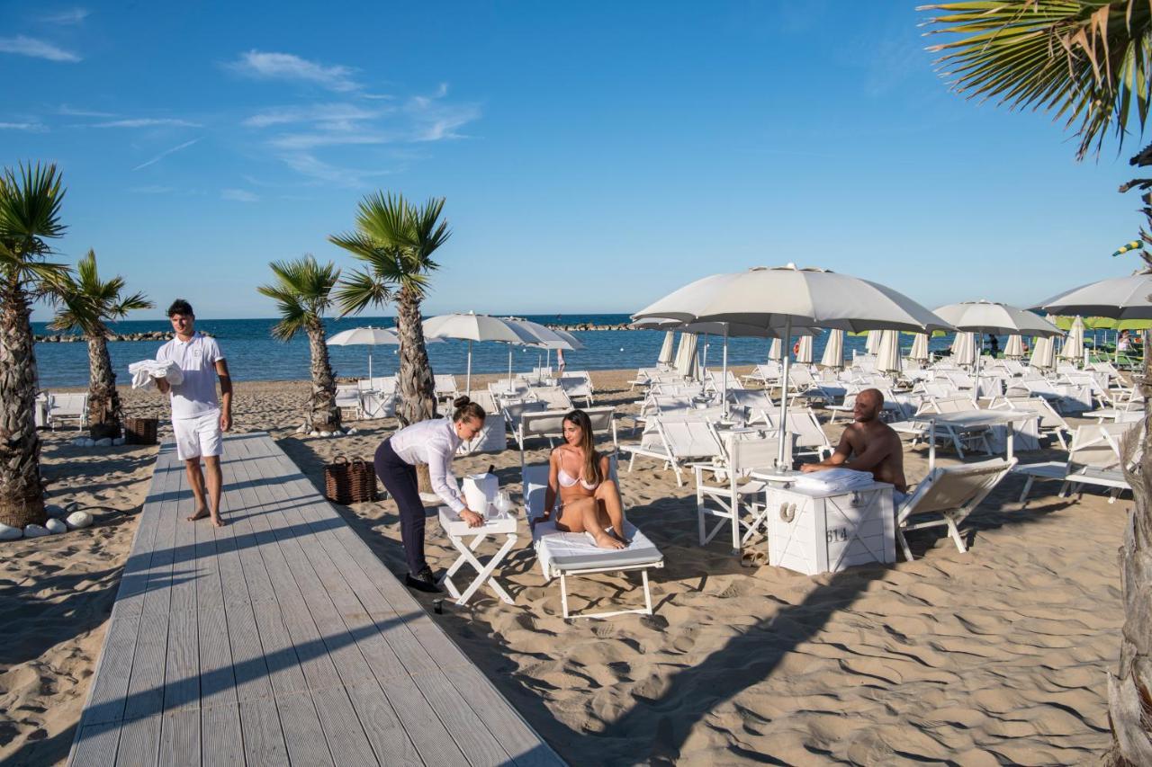 Excelsior Hotel, Spa & Lido Pesaro Bagian luar foto