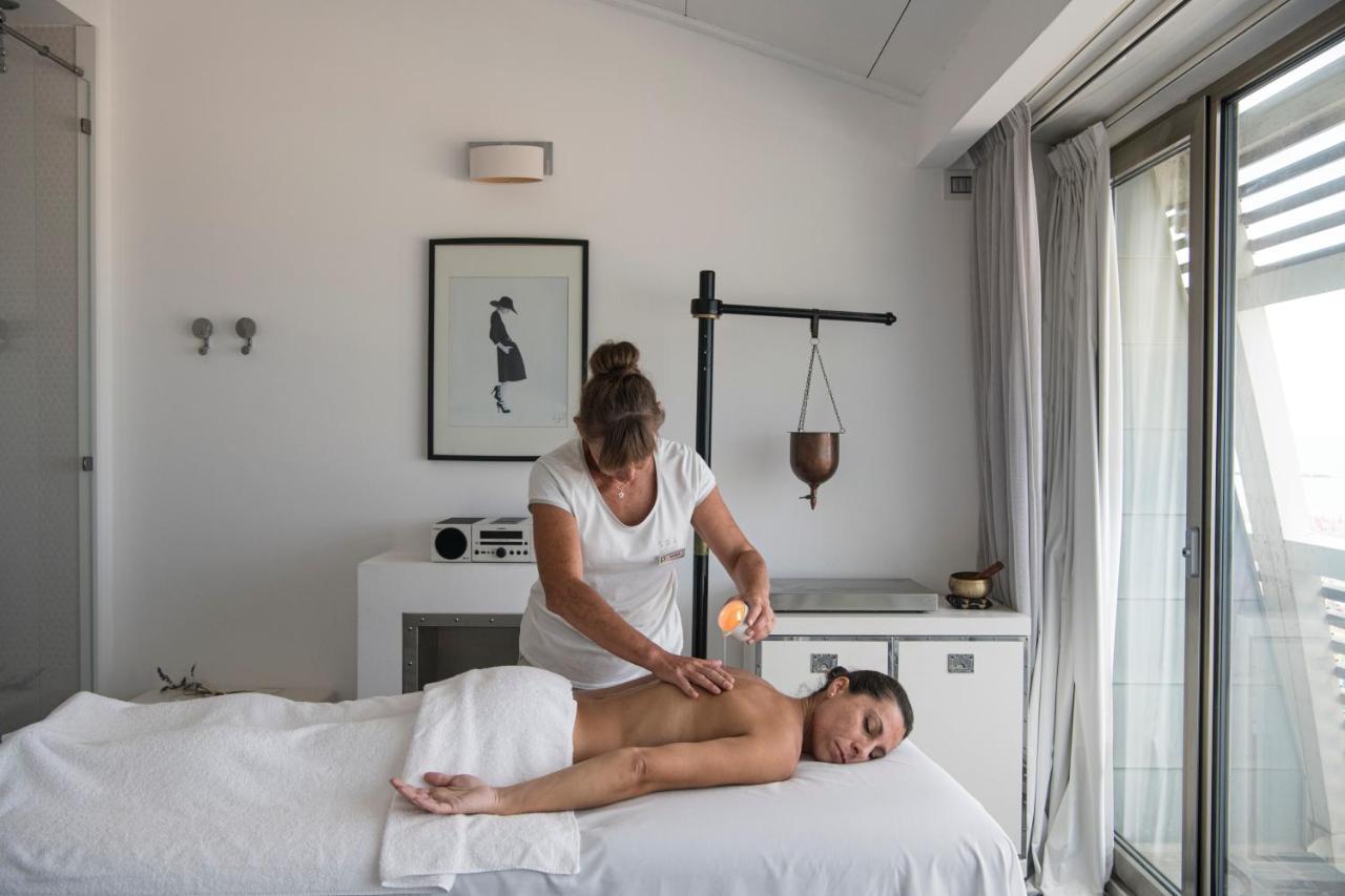 Excelsior Hotel, Spa & Lido Pesaro Bagian luar foto