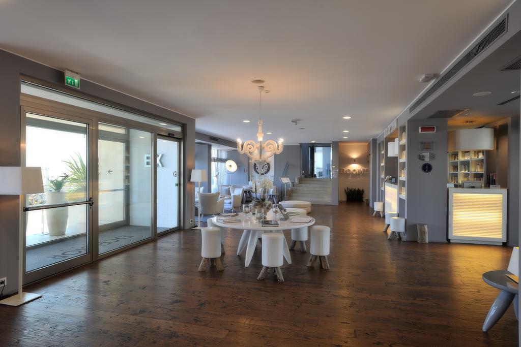 Excelsior Hotel, Spa & Lido Pesaro Bagian luar foto